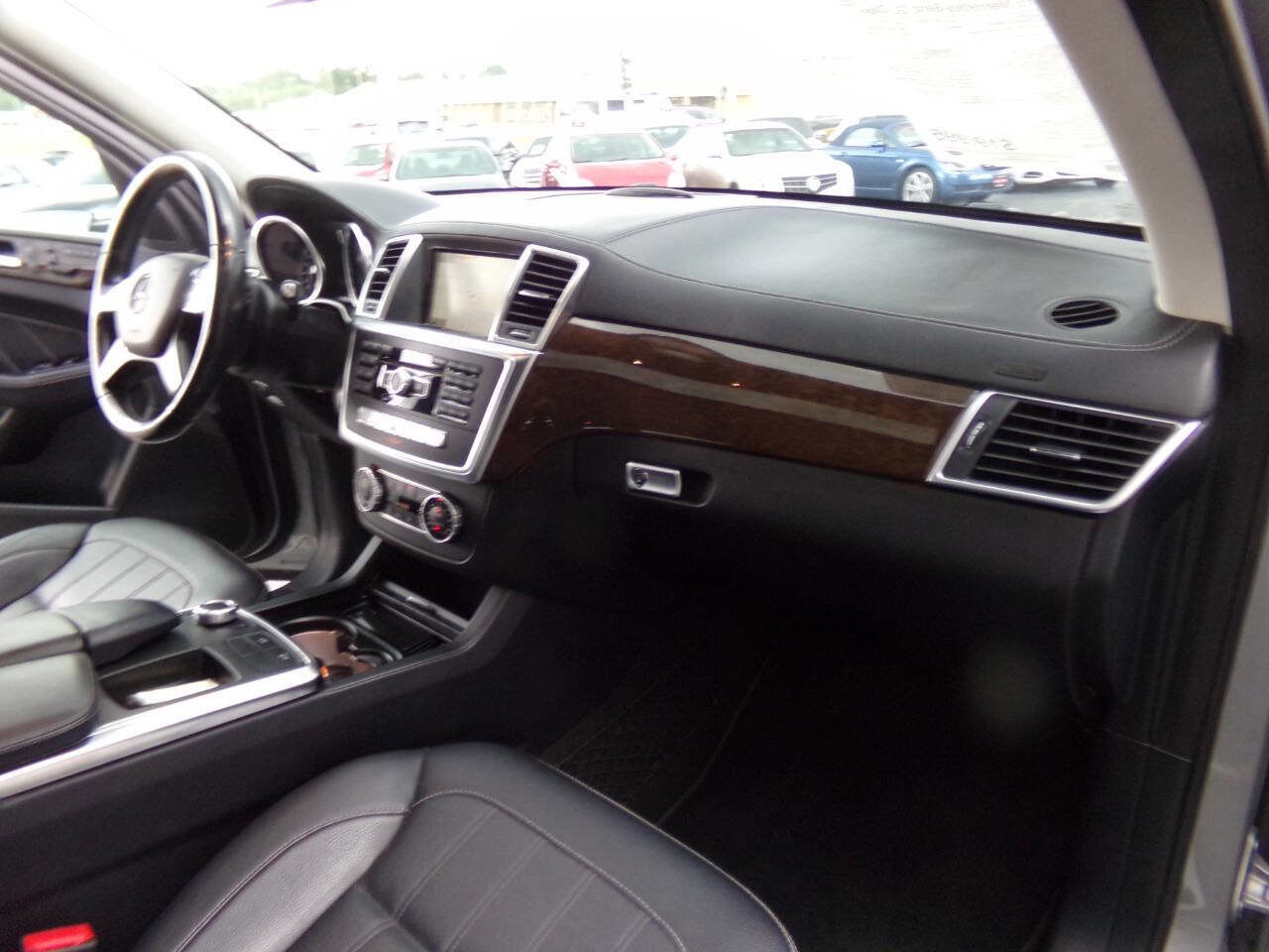 Used 2015 Mercedes-Benz GL 450 GL 450 4MATIC AWD 4dr SUV image 35