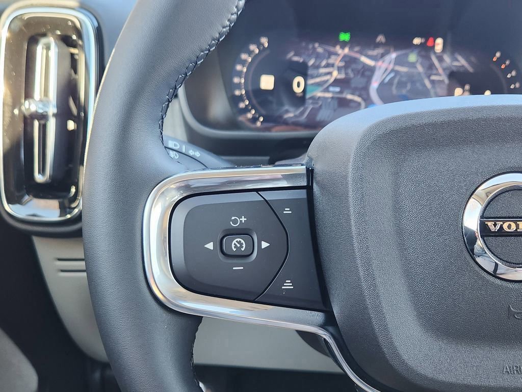 New 2026 Volvo XC40 B5 Plus w/ Protection Package Premier AWD/4WD image 17