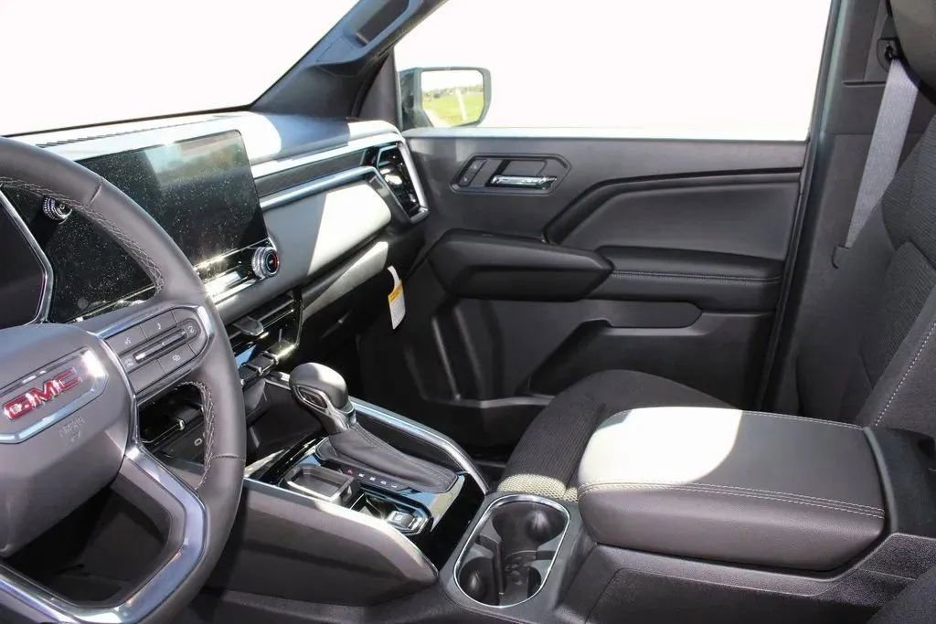 New 2026 GMC Canyon Elevation image 12