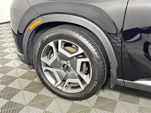 Used 2023 Hyundai Palisade Limited image 3