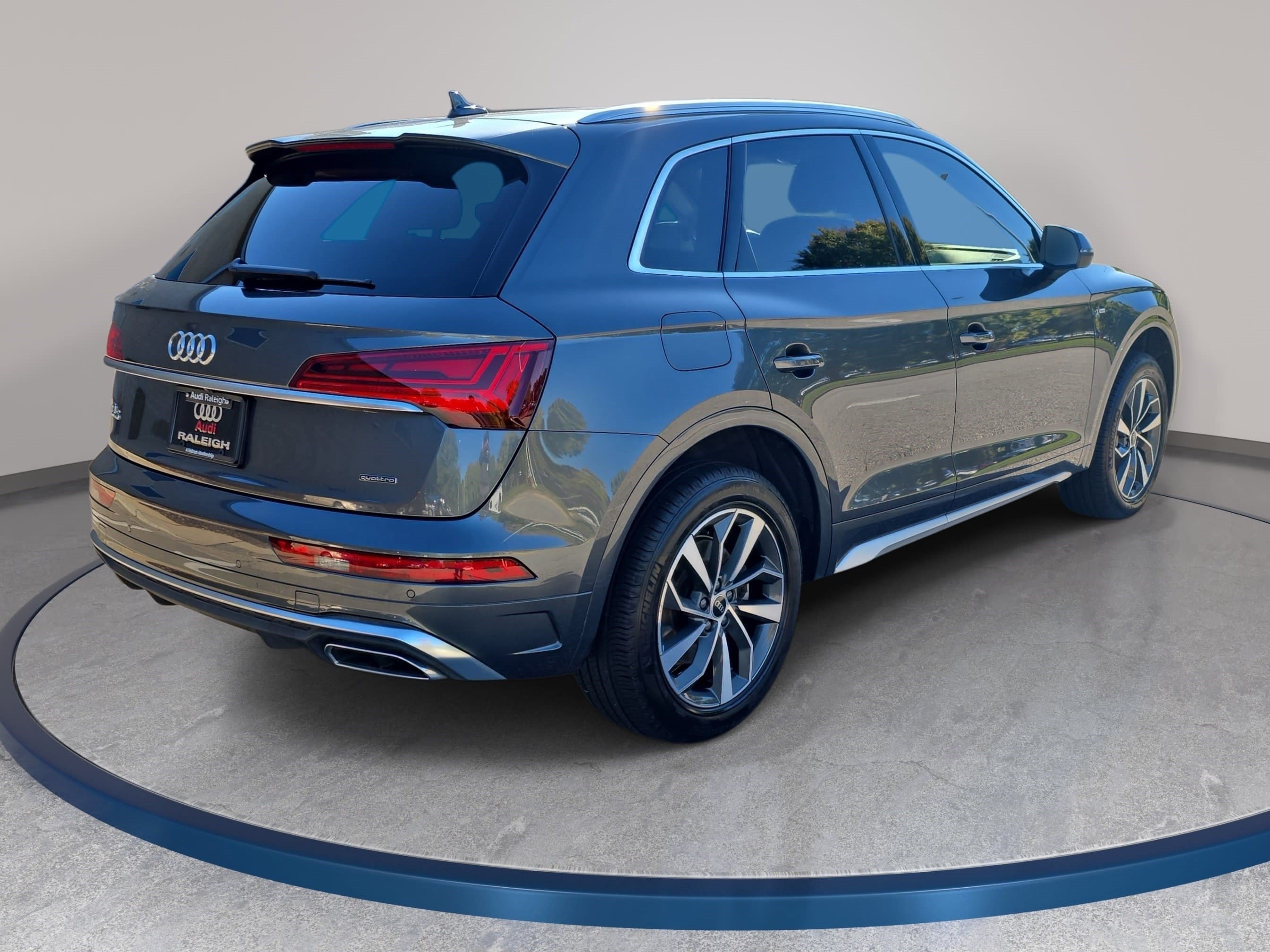 Used 2024 Audi Q5 2.0T Premium Plus w/ Premium Plus Package AWD/4WD image 5