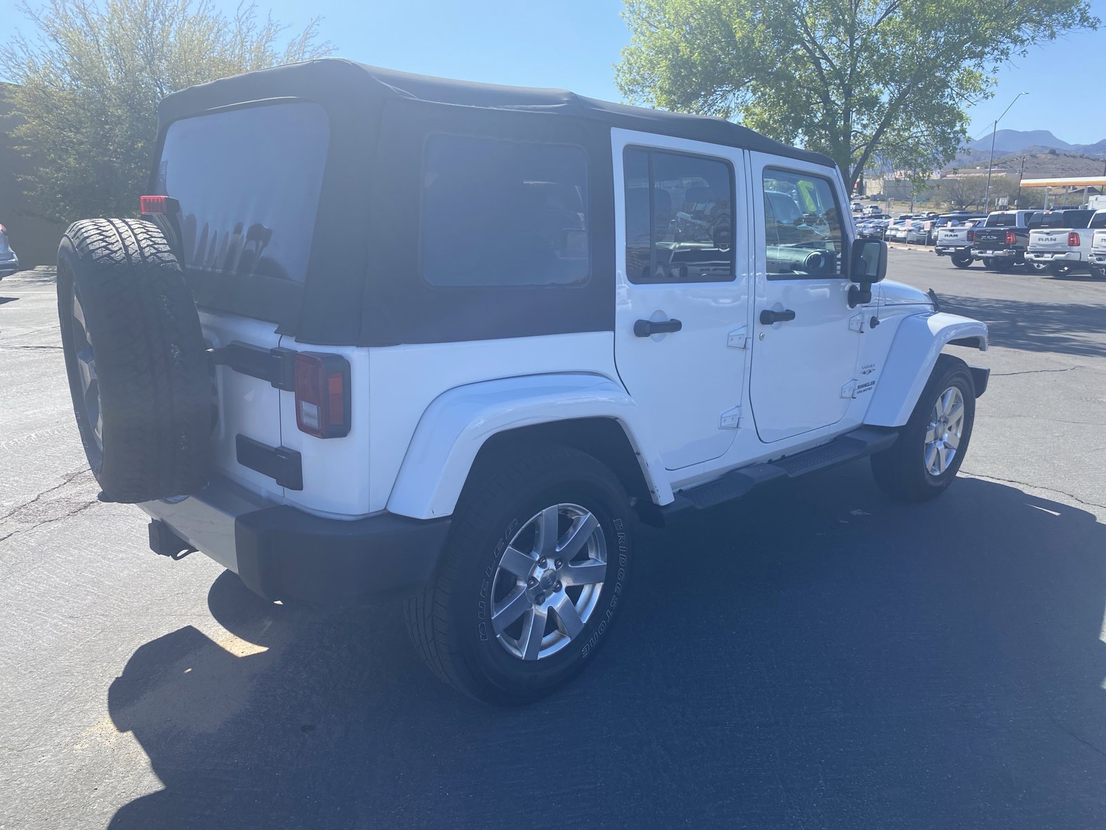 Used 2017 Jeep Wrangler Unlimited Sahara w/ Trailer Tow Group image 4