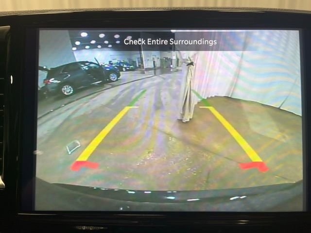 Used 2024 Chrysler Pacifica Touring-L image 22