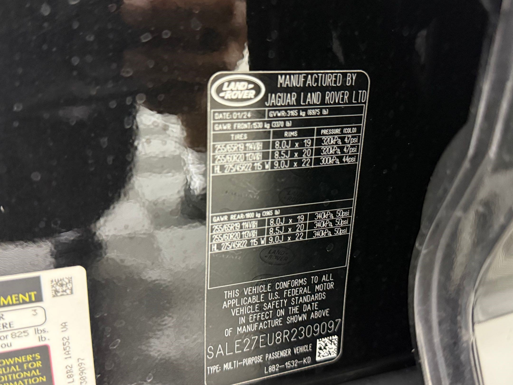 Used 2024 Land Rover Defender 110 X-Dynamic SE AWD/4WD image 23