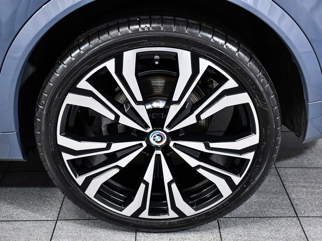 Used 2023 BMW X7 xDrive40i w/ Executive Package image 8