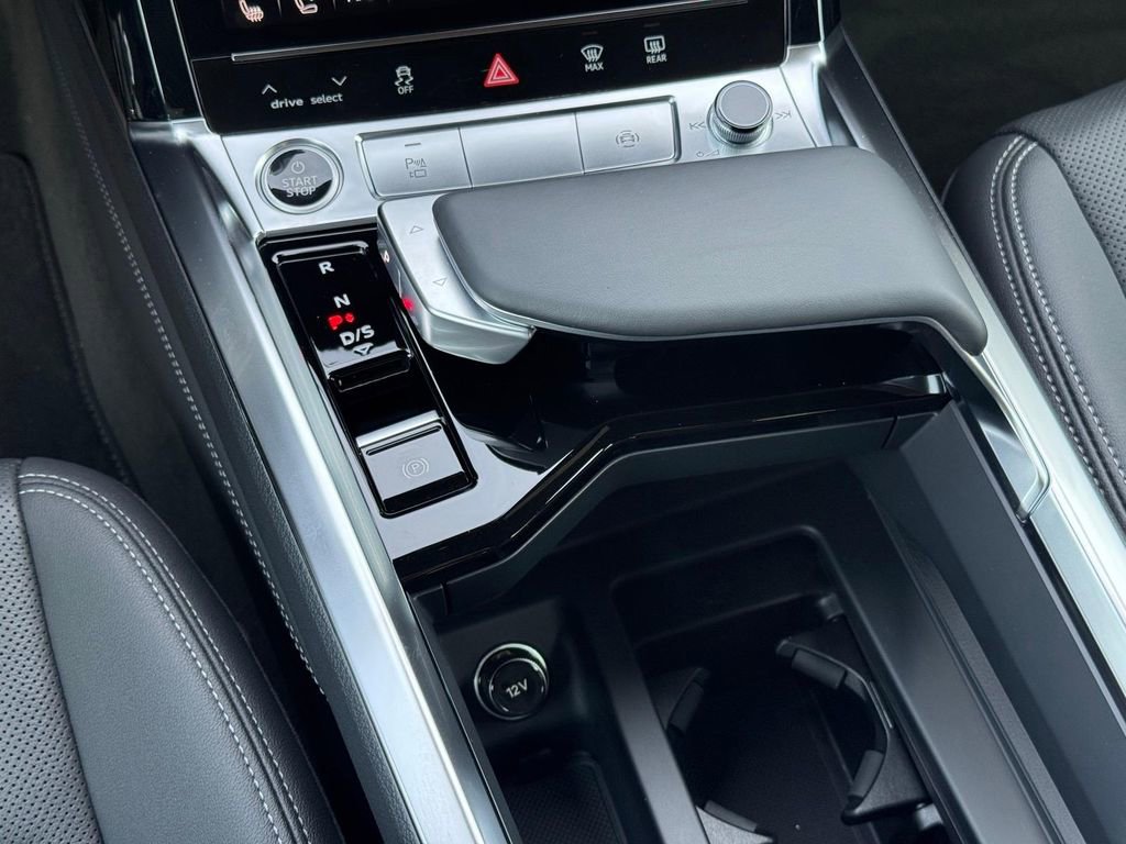 Used 2022 Audi e-tron Premium Plus image 13