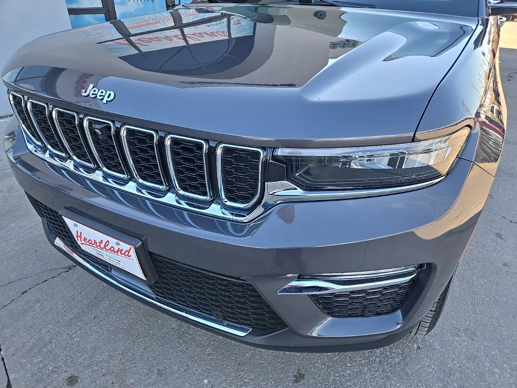 Used 2022 Jeep Grand Cherokee Limited 4xe w/ Luxury Tech Group II image 17