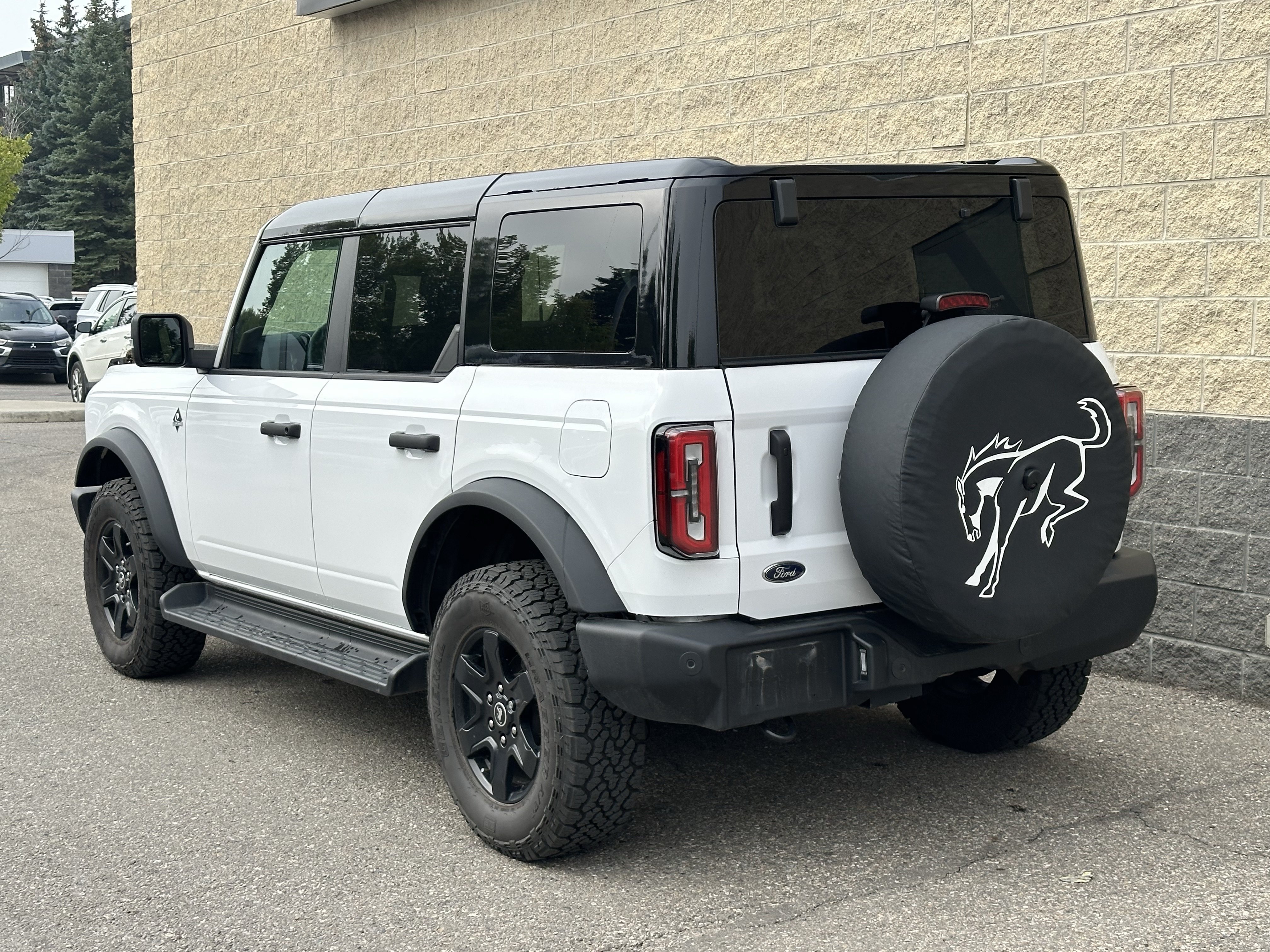 Used 2025 Ford Bronco Outer Banks AWD/4WD image 4