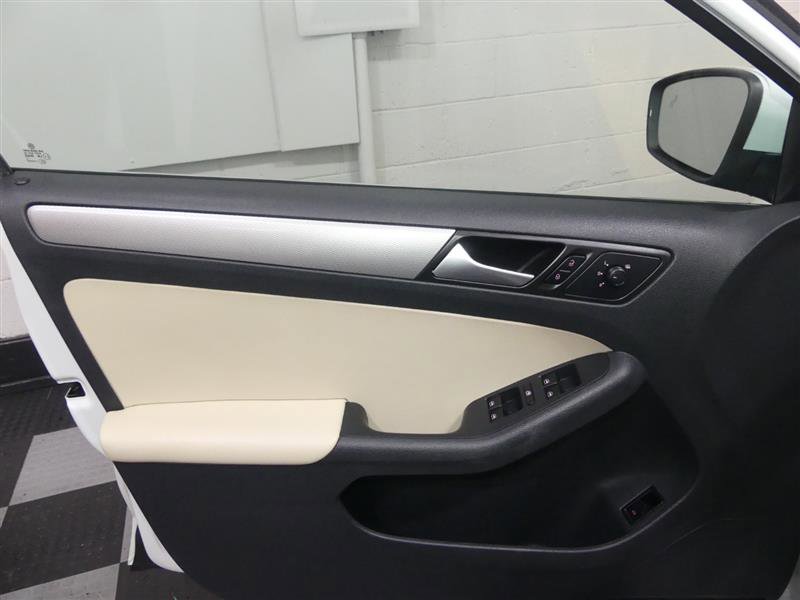 Used 2017 Volkswagen Jetta SE FWD image 18