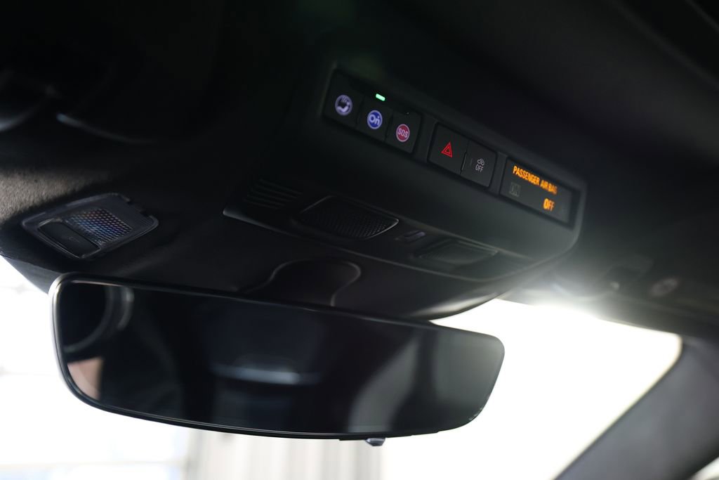 Used 2023 Chevrolet Corvette Stingray w/ Stealth Interior Trim Package image 28