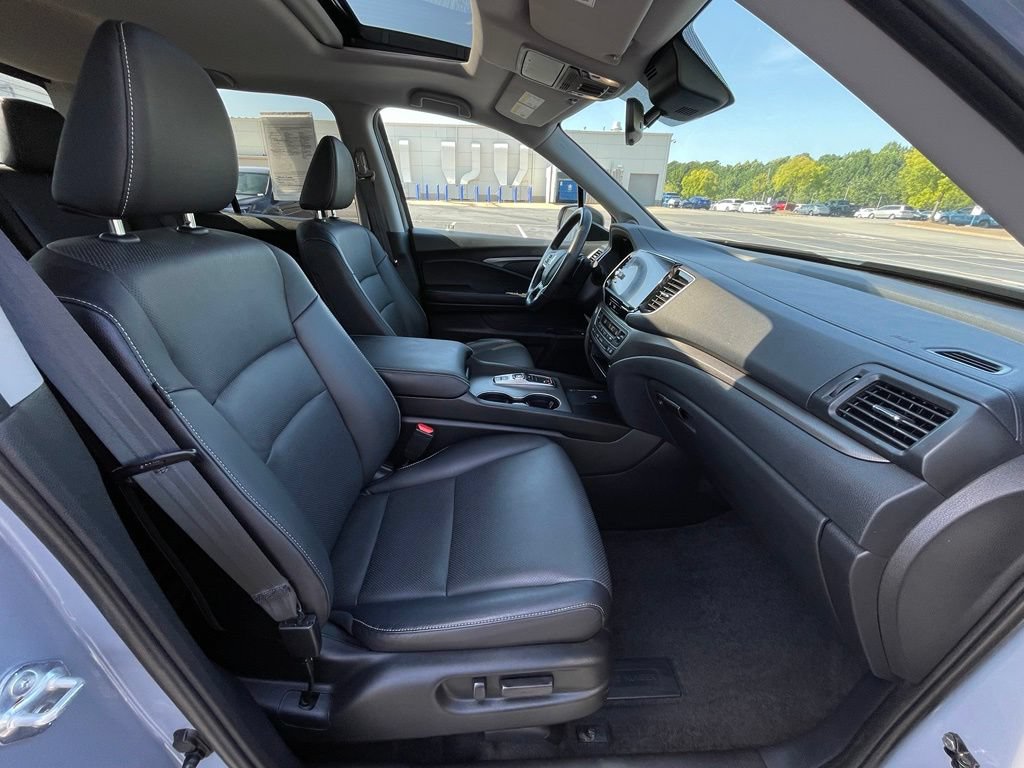 Certified 2025 Honda Ridgeline RTL image 32