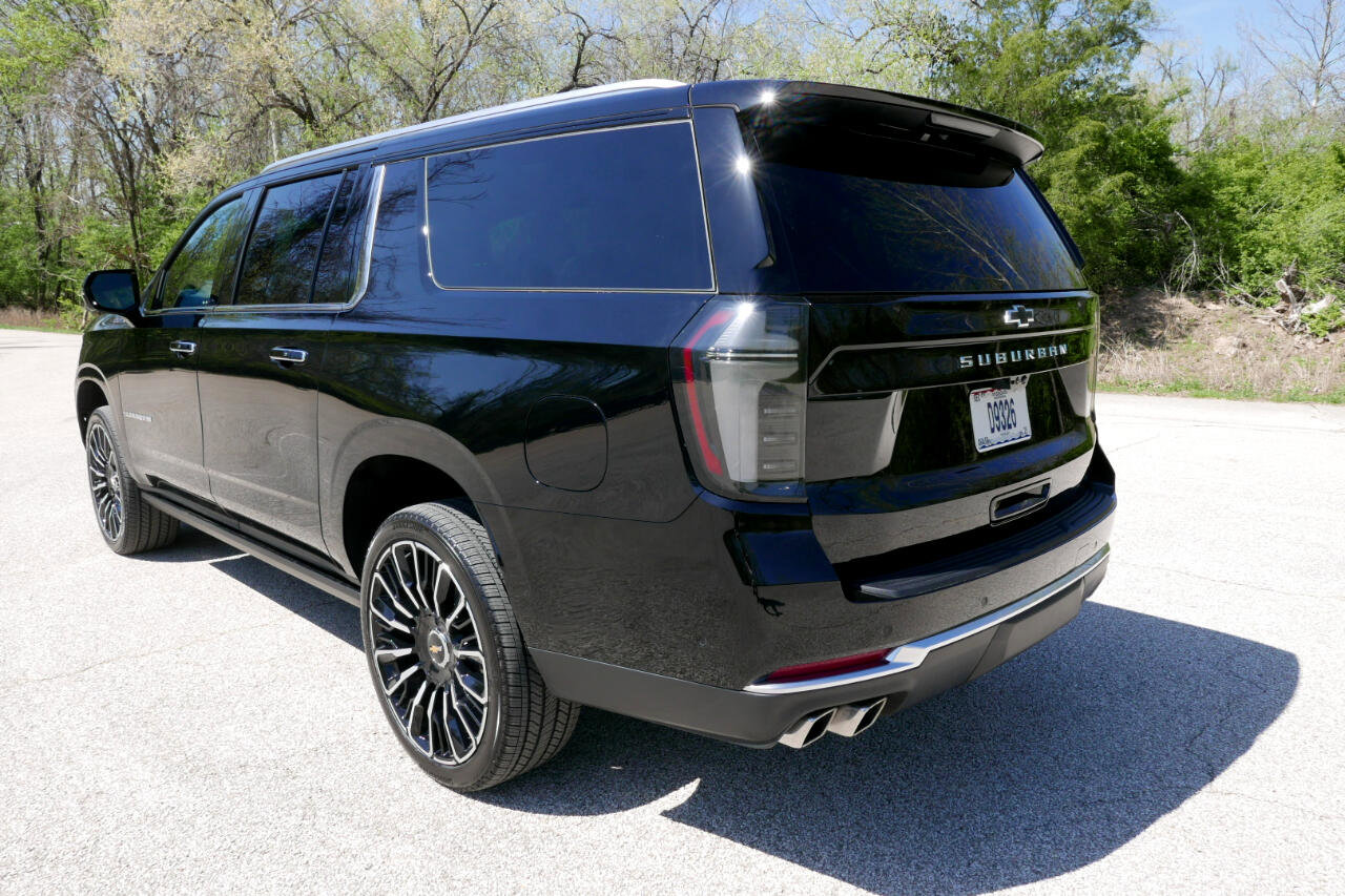 Used 2025 Chevrolet Suburban High Country image 8