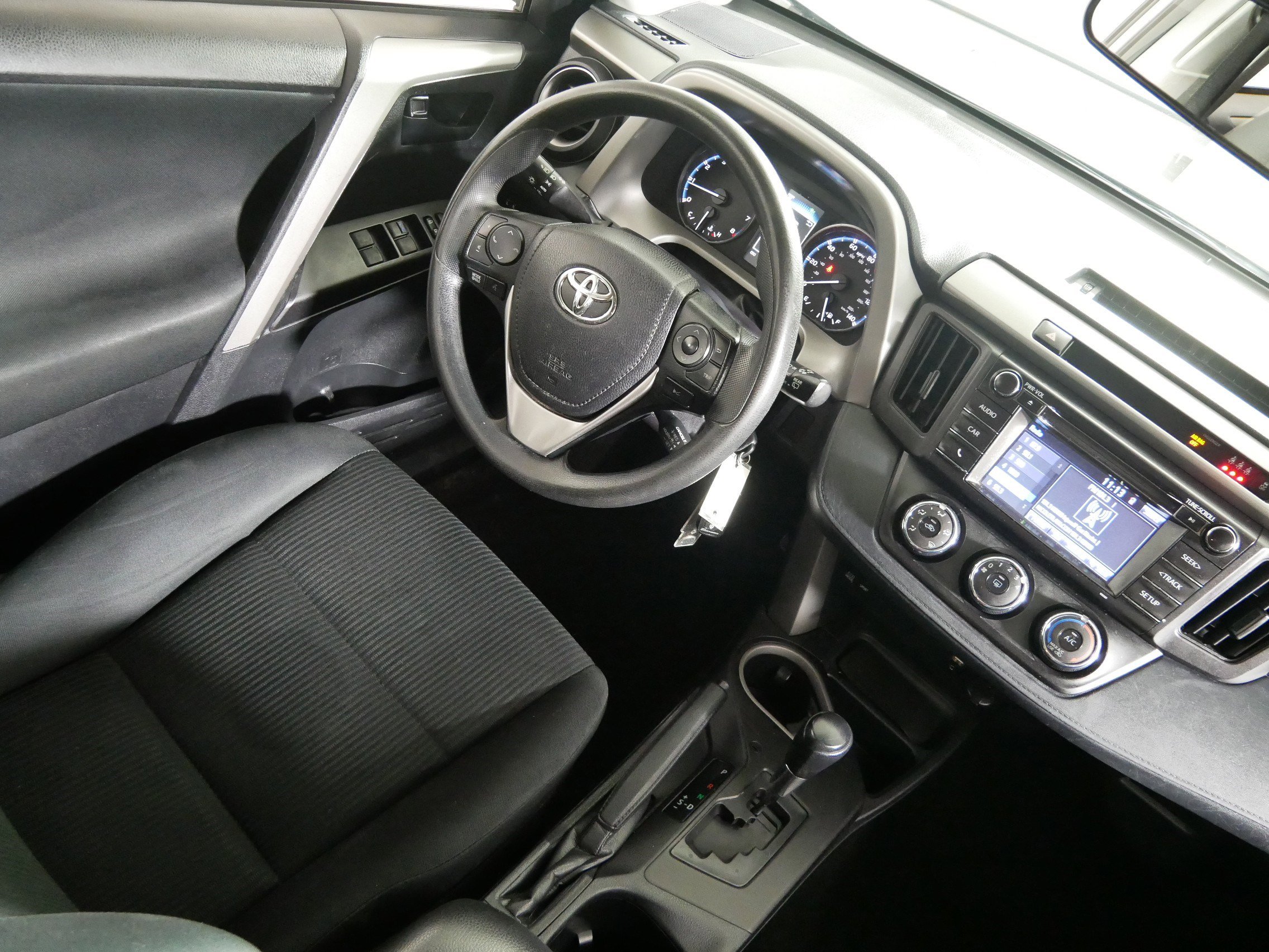 Used 2017 Toyota RAV4 LE w/ All Weather Liner Package AWD/4WD image 9