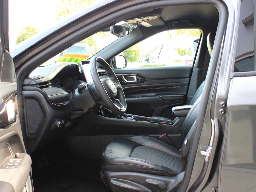 Certified 2022 Jeep Compass Latitude AWD/4WD image 11