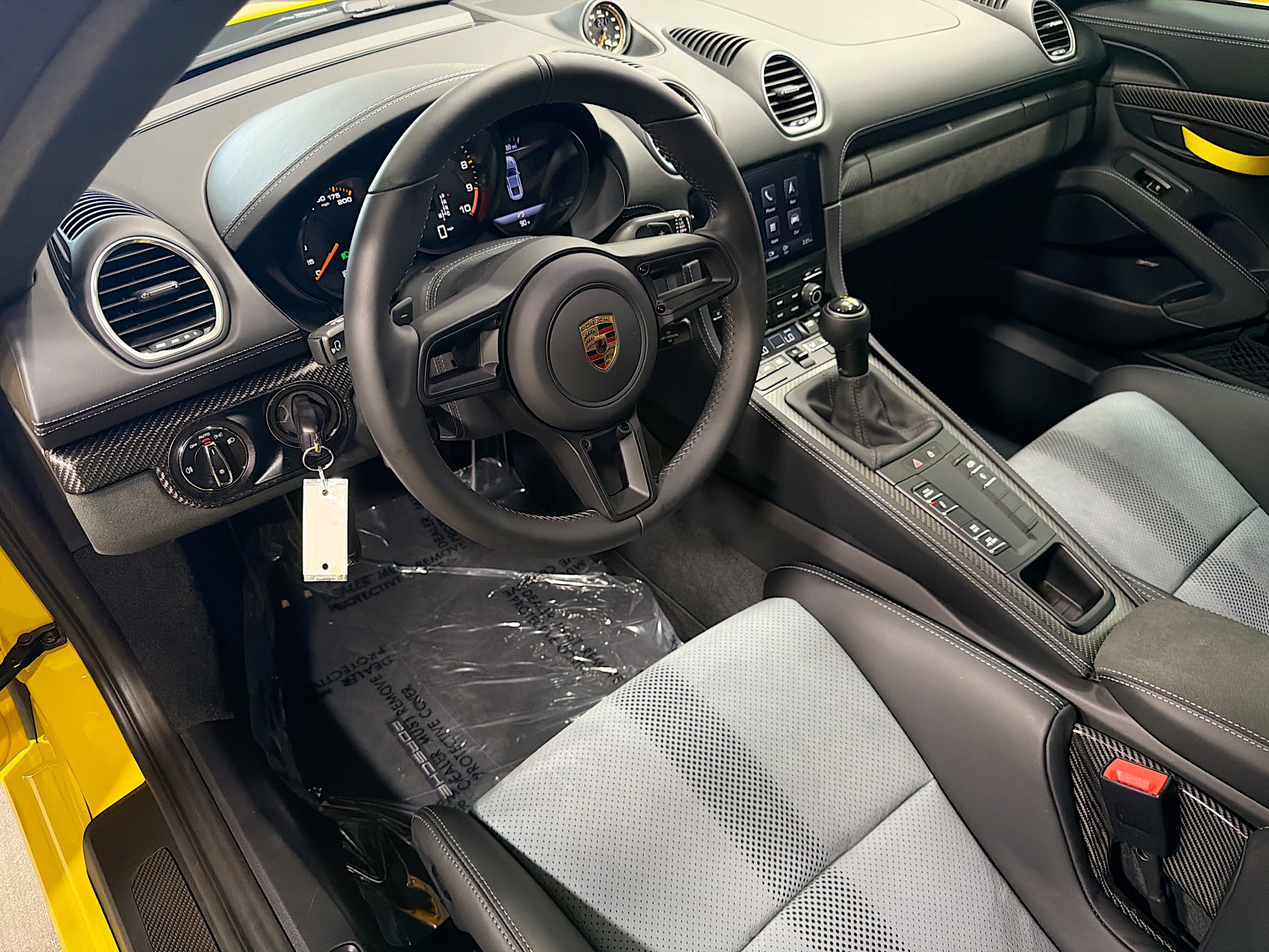 Certified 2025 Porsche 718 Cayman GT4 RS RWD image 4