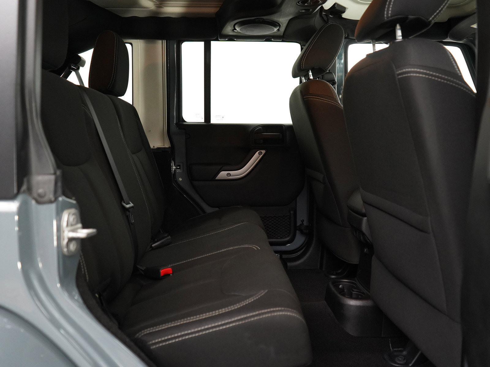 Used 2014 Jeep Wrangler Unlimited Sahara w/ Connectivity Group image 11