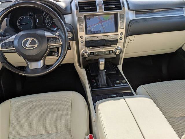 Used 2020 Lexus GX 460 Premium w/ Premium Package image 18