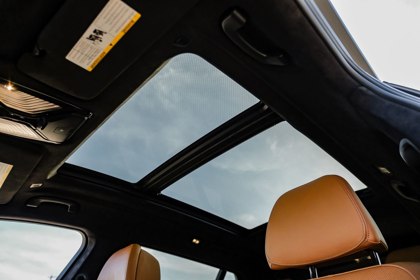 Used 2021 BMW X7 M50i w/ Executive Package image 24