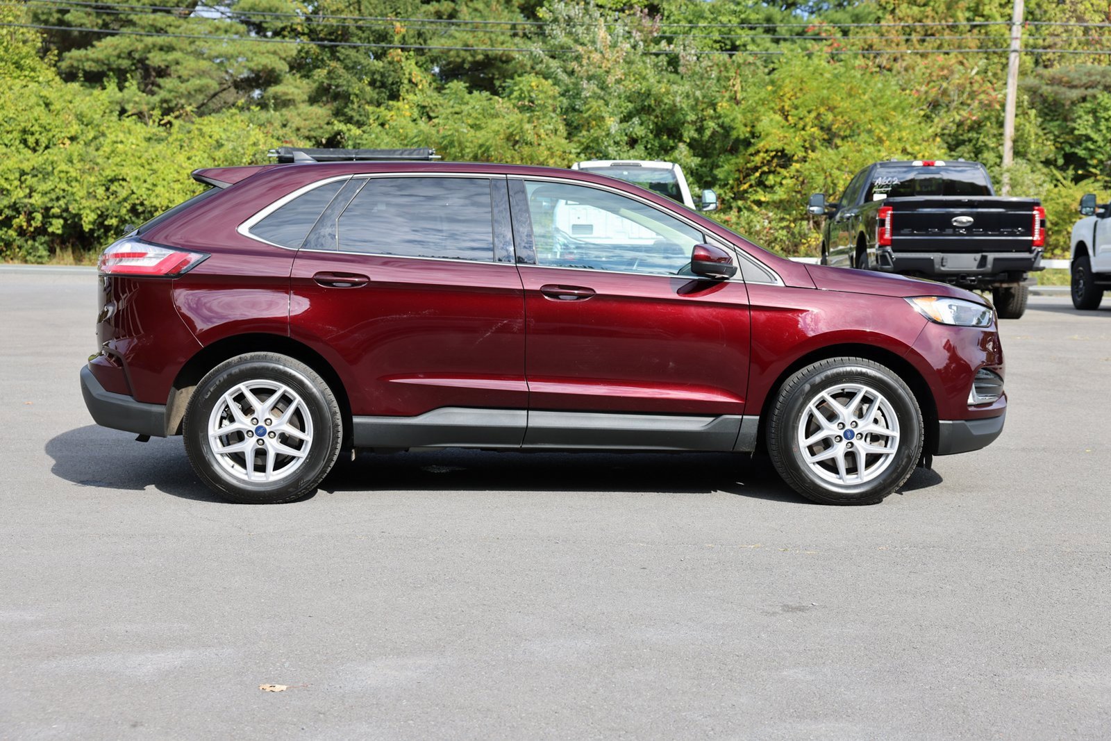 Used 2022 Ford Edge SEL w/ Convenience Package image 4