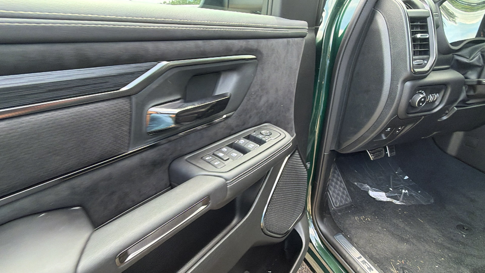 New 2026 RAM 1500 RHO AWD/4WD image 15
