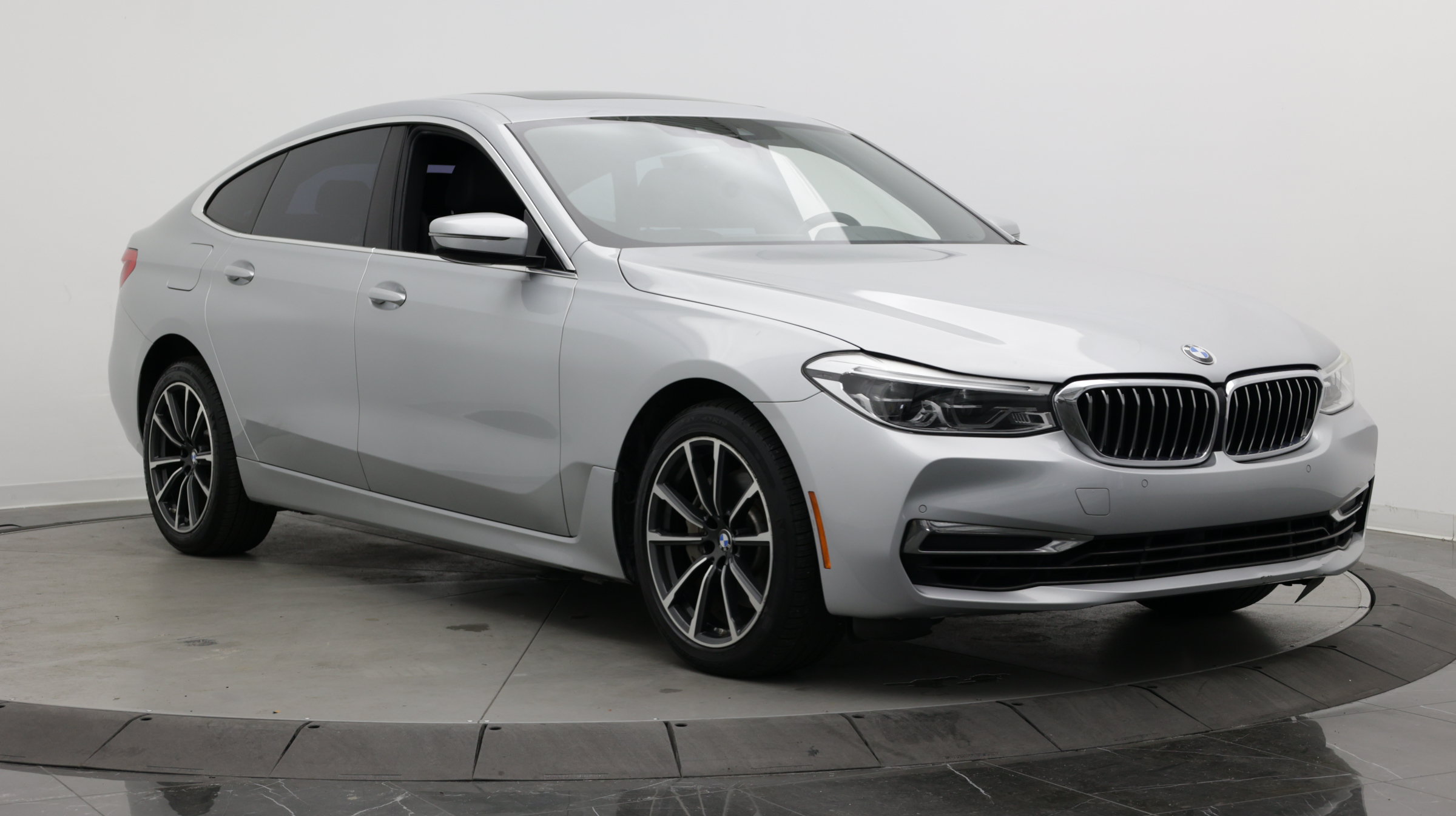 Used 2019 BMW 640i Gran Turismo xDrive AWD/4WD image 3