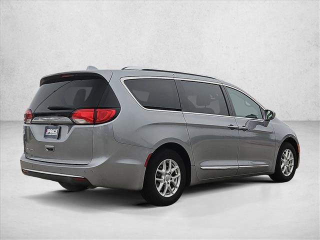 Used 2020 Chrysler Pacifica Touring-L FWD image 5