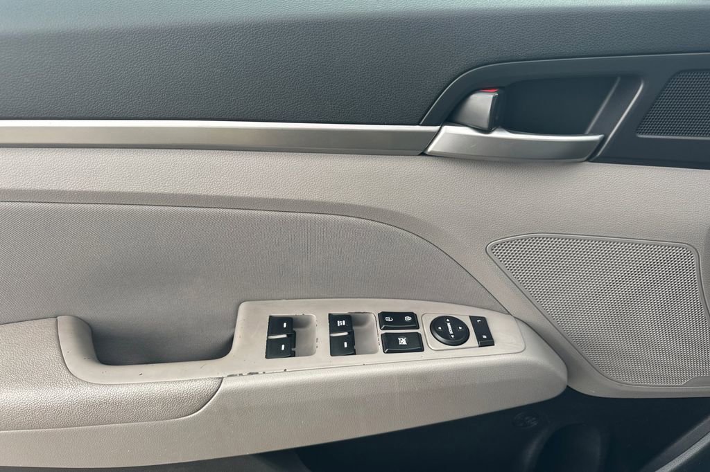 Used 2019 Hyundai Elantra SEL image 11