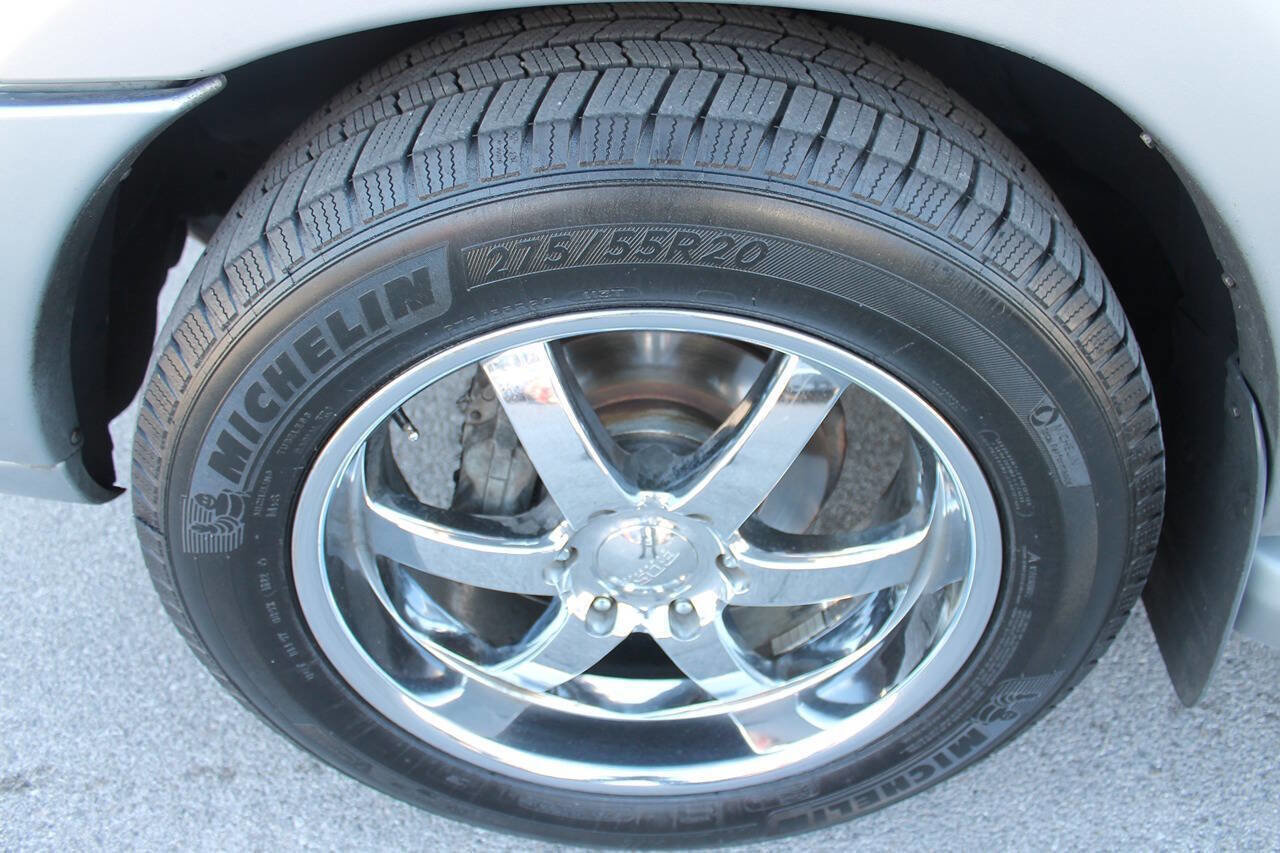 Used 2003 Toyota Sequoia Limited RWD image 10