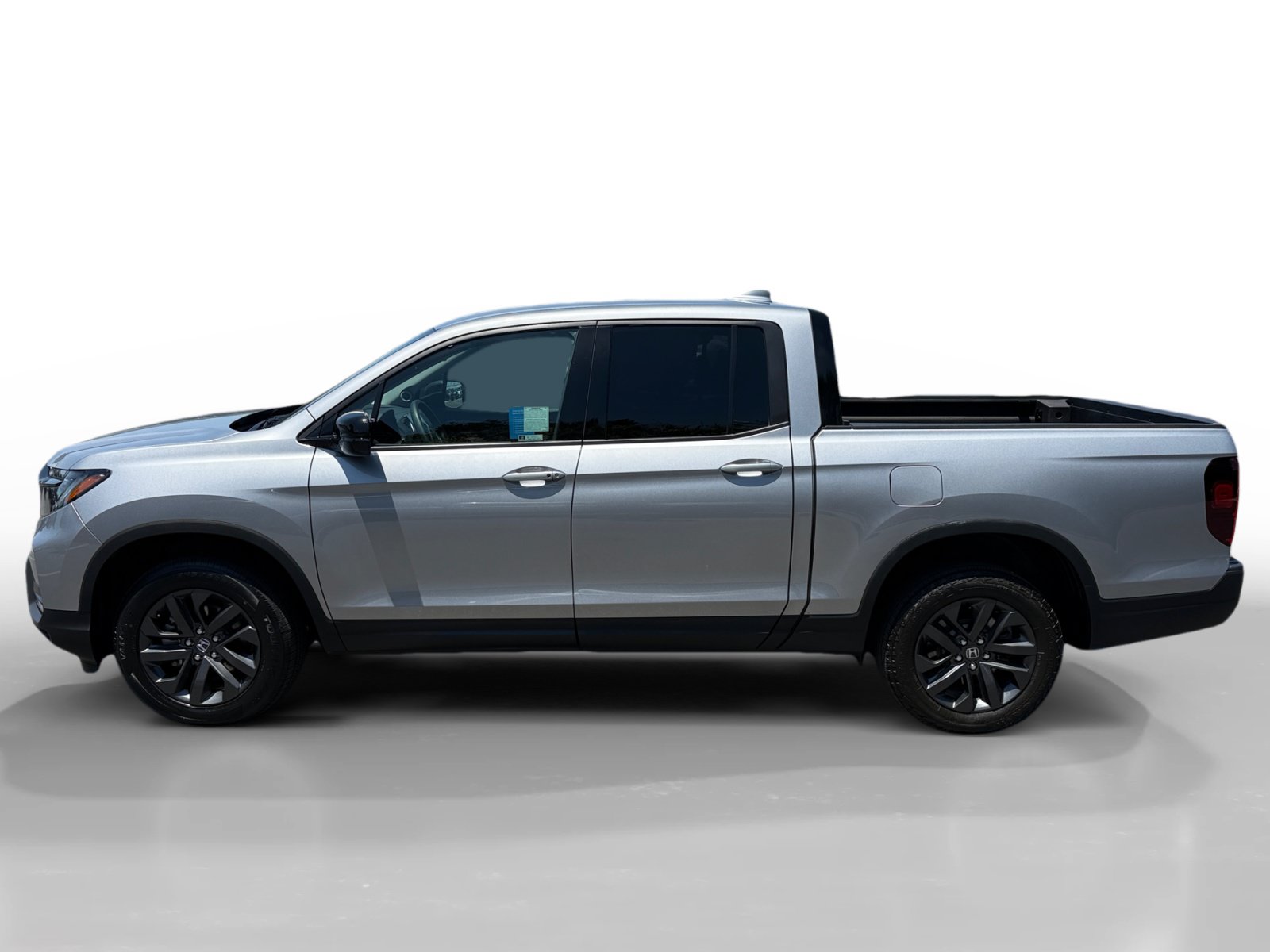 Used 2023 Honda Ridgeline Sport image 2