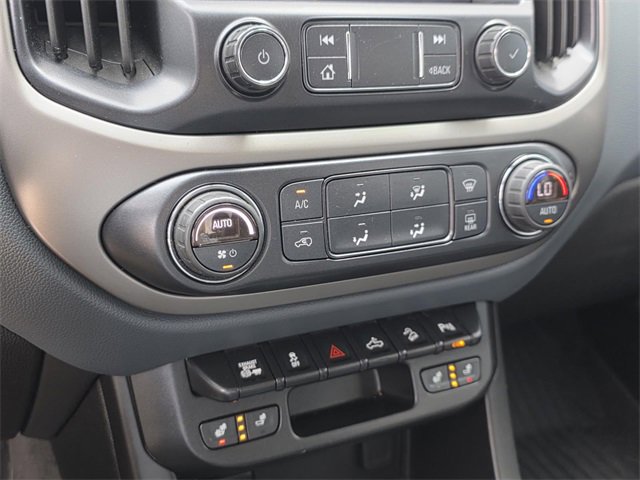 Used 2020 Chevrolet Colorado Z71 w/ Z71 Midnight Edition image 17