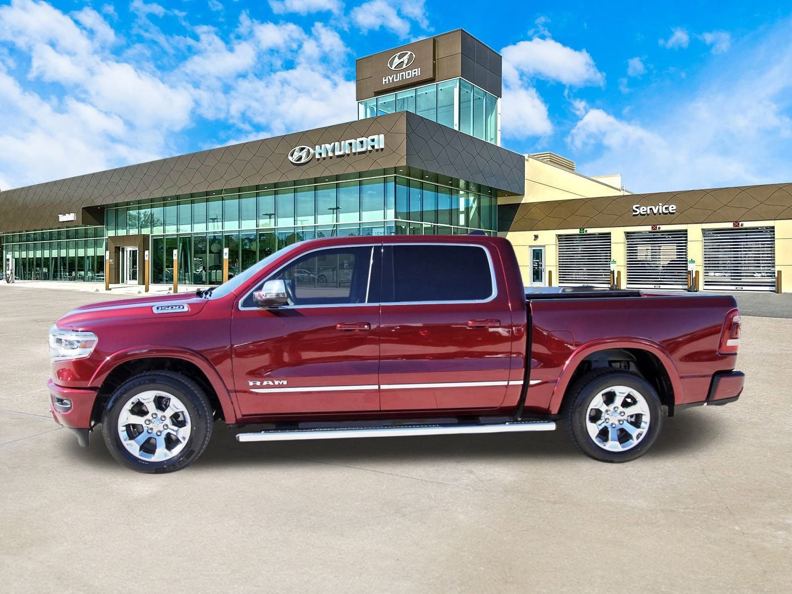 Used 2024 RAM 1500 Limited w/ Body Color Bumper Group image 8