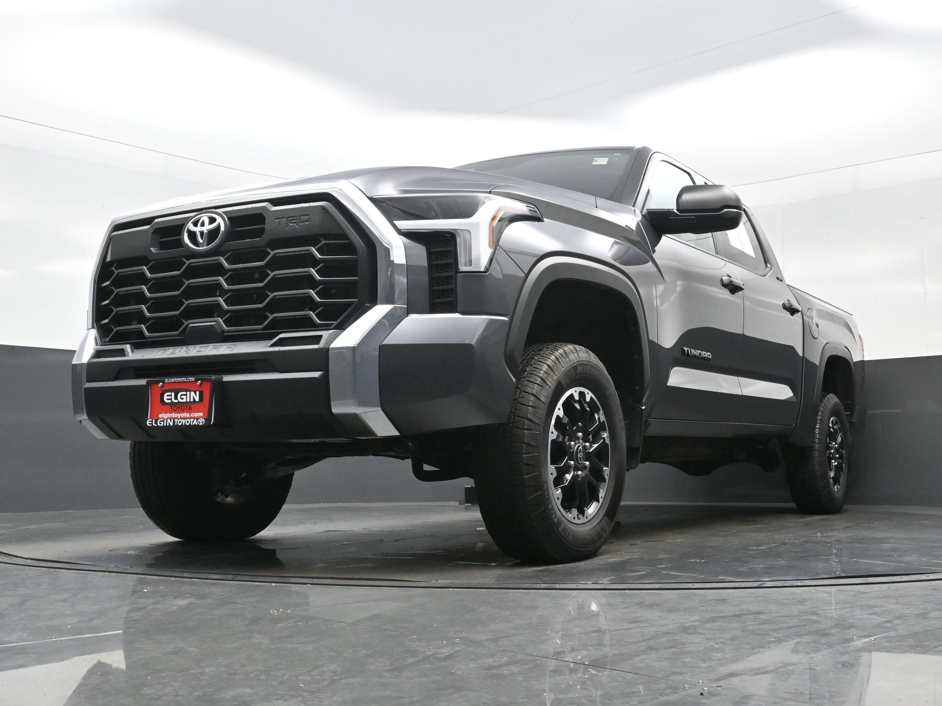 Used 2025 Toyota Tundra SR5 w/ TRD Off-Road Package AWD/4WD image 28