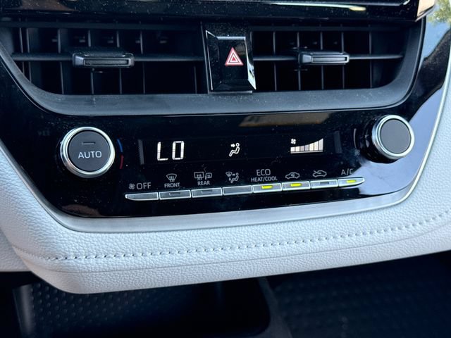 Certified 2025 Toyota Corolla SE FWD image 31