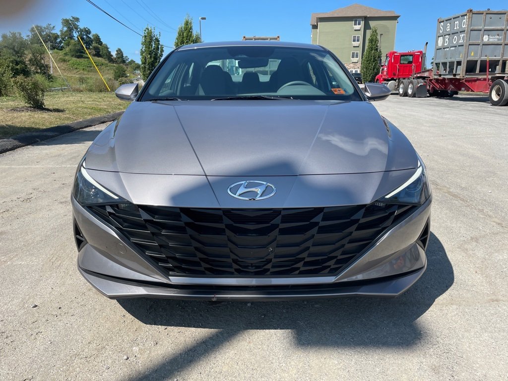 Used 2023 Hyundai Elantra SEL video 2