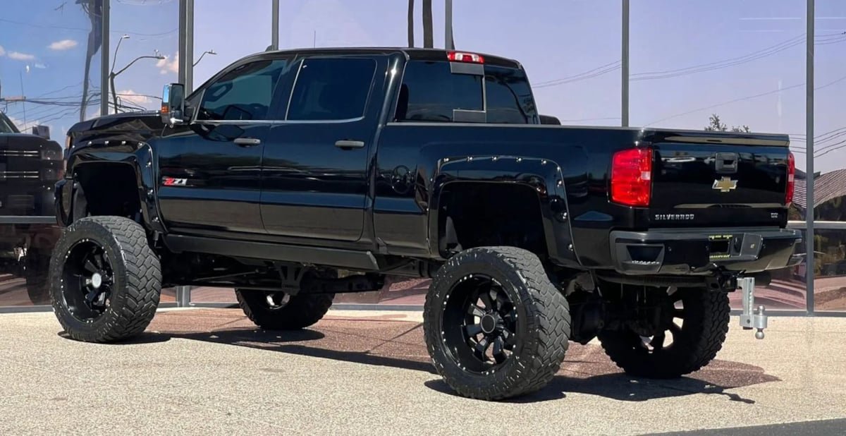 Used 2015 Chevrolet Silverado 2500 LTZ w/ Duramax Plus Package AWD/4WD image 8