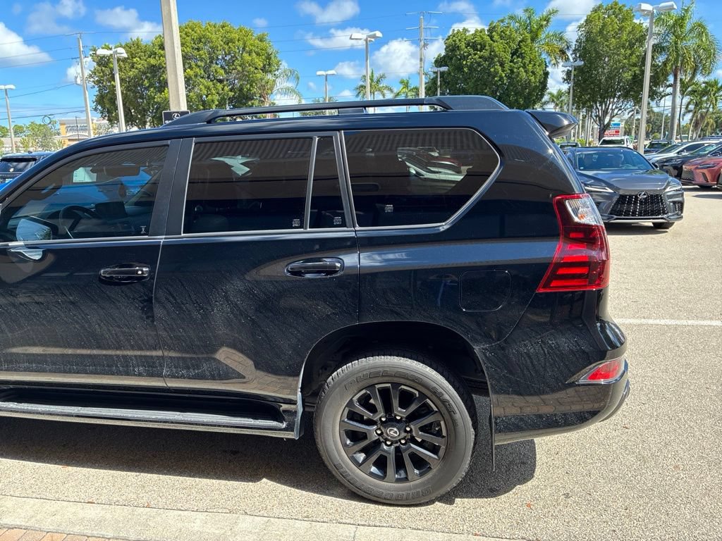 Used 2022 Lexus GX 460 w/ Black Line Special Edition AWD/4WD image 8