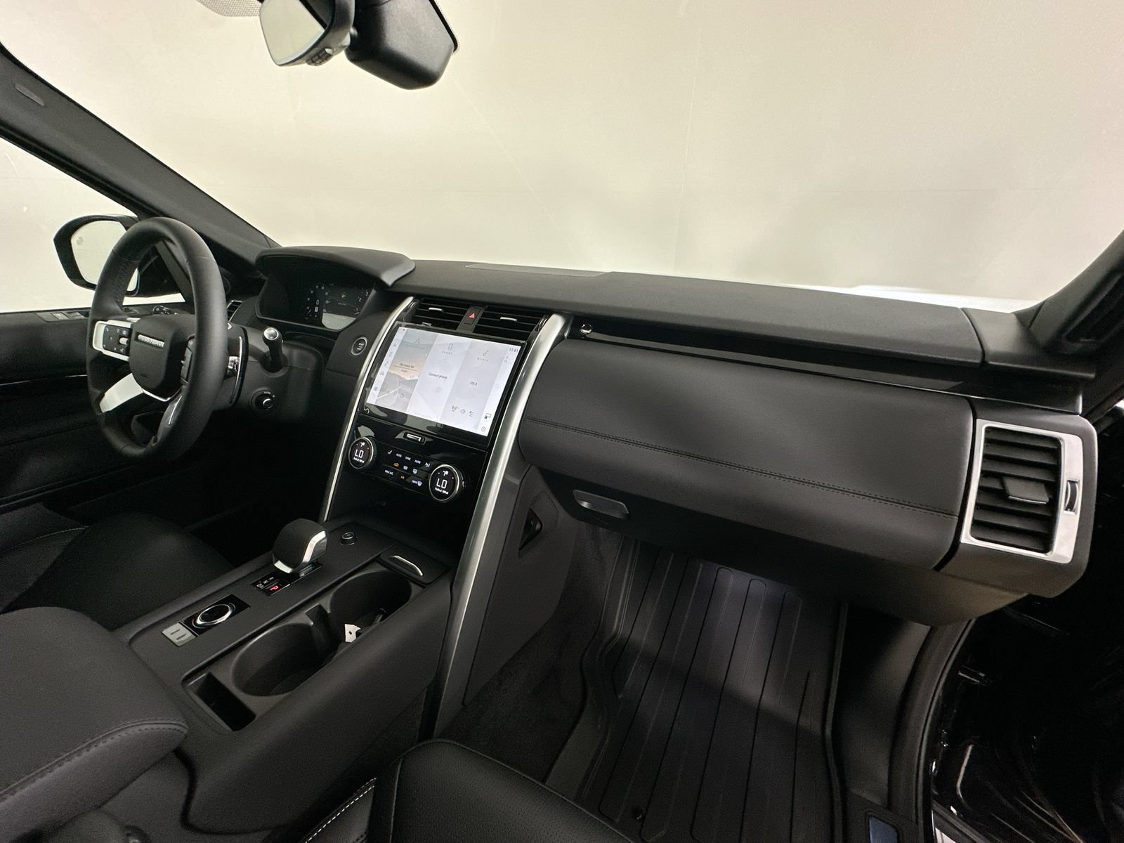 New 2026 Land Rover Discovery S AWD/4WD image 45