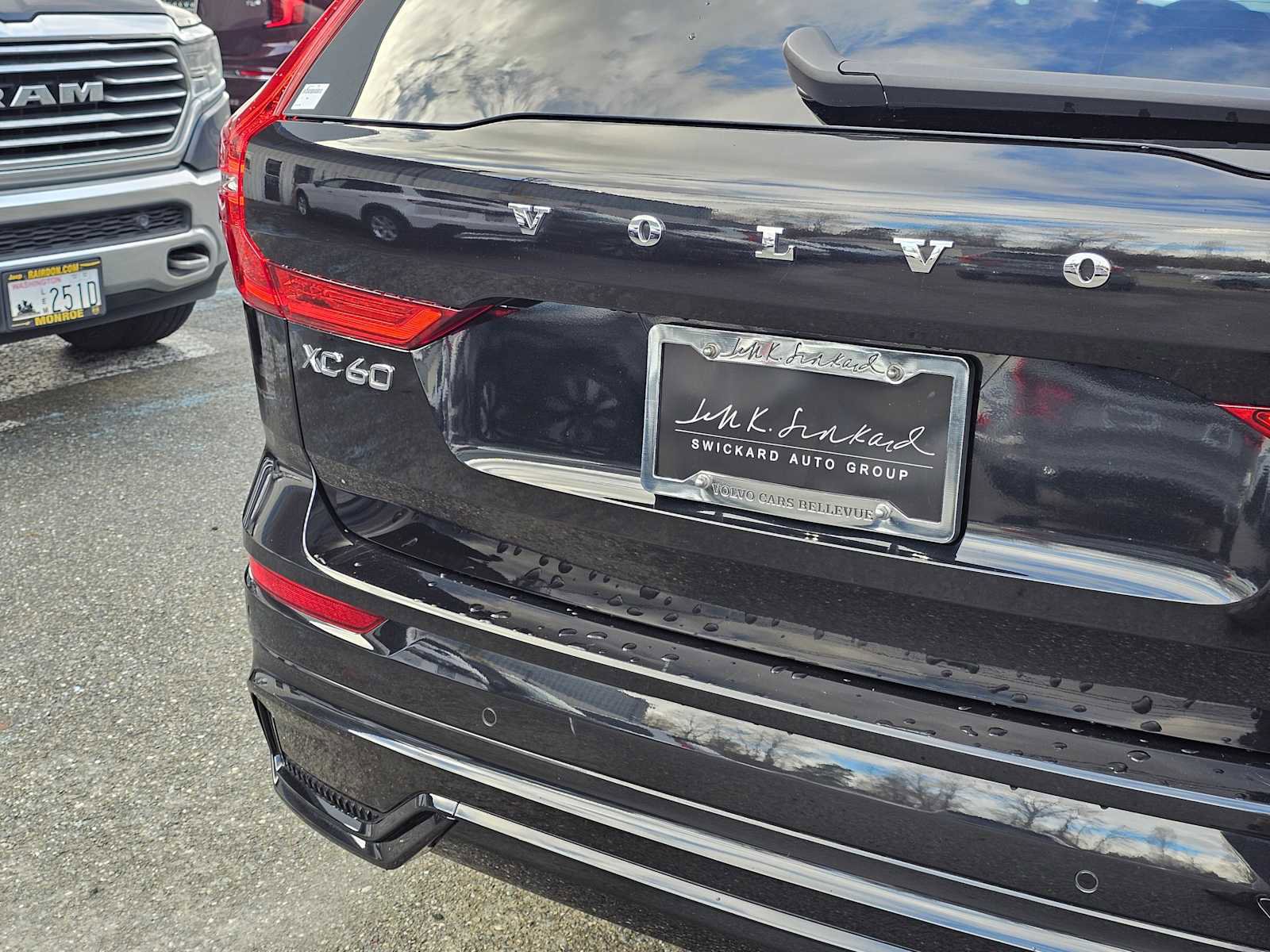 Used 2025 Volvo XC60 B5 Core w/ Climate Package image 16