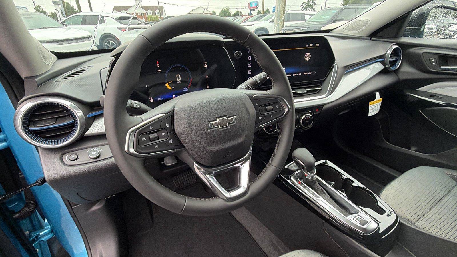 New 2026 Chevrolet Trax LT w/ Driver Confidence Package FWD image 3