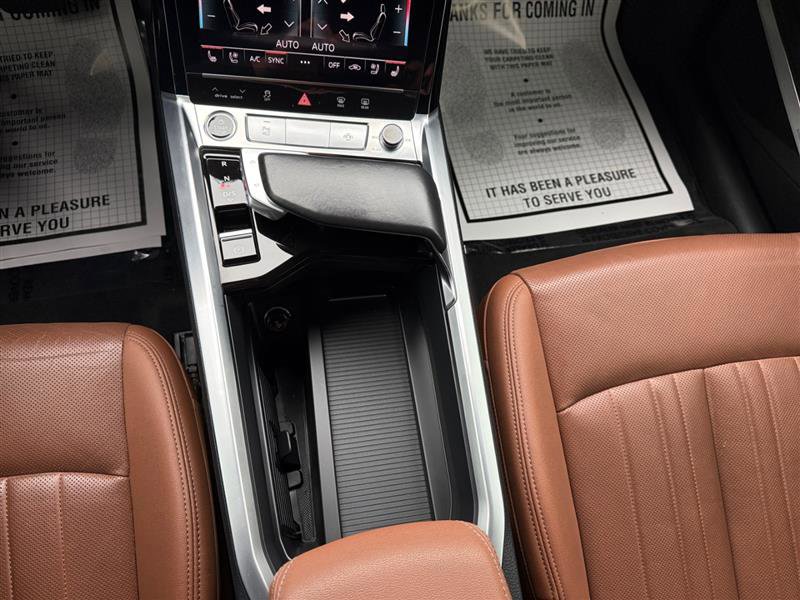 Used 2024 Audi Q8 e-tron Premium Plus image 25