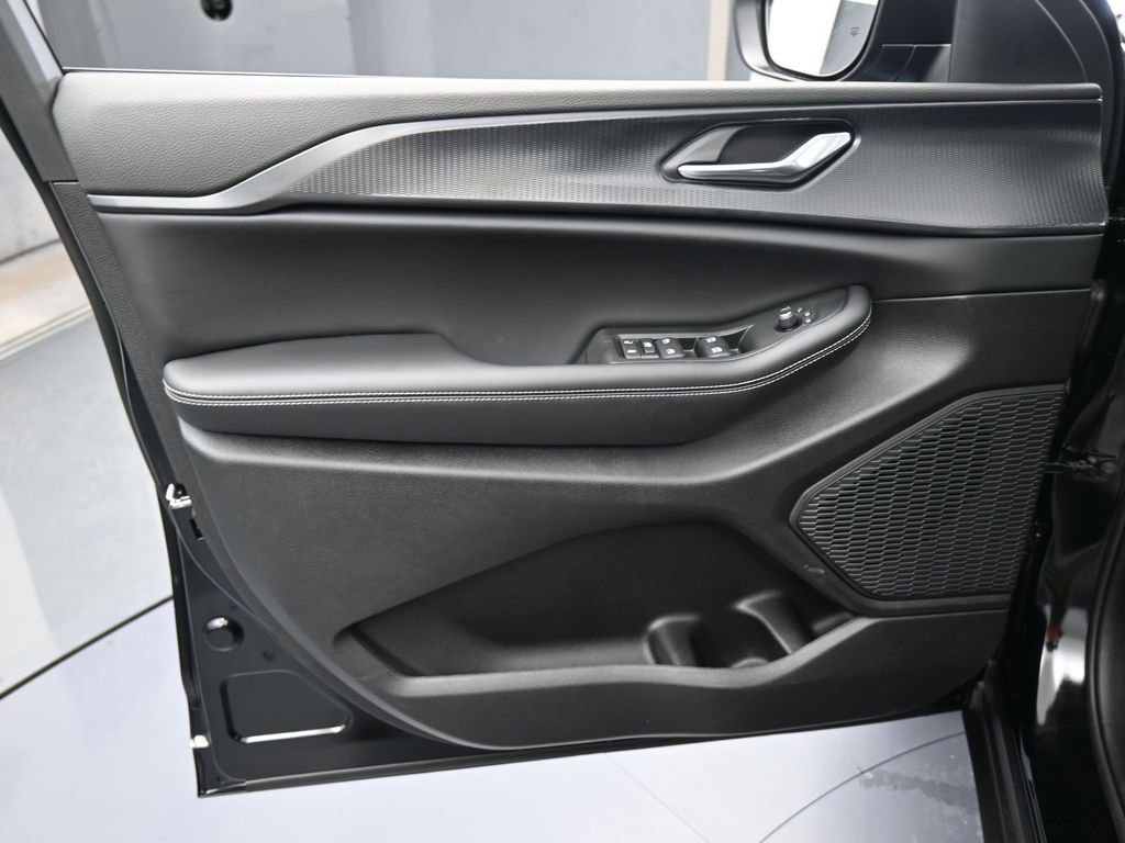 New 2026 Jeep Grand Cherokee Laredo X image 13