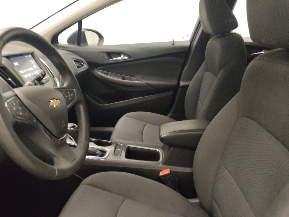 Used 2018 Chevrolet Cruze LT FWD image 17