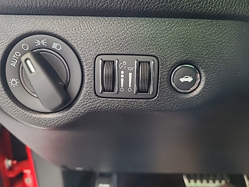 Used 2019 Dodge Challenger SRT Hellcat Redeye image 20