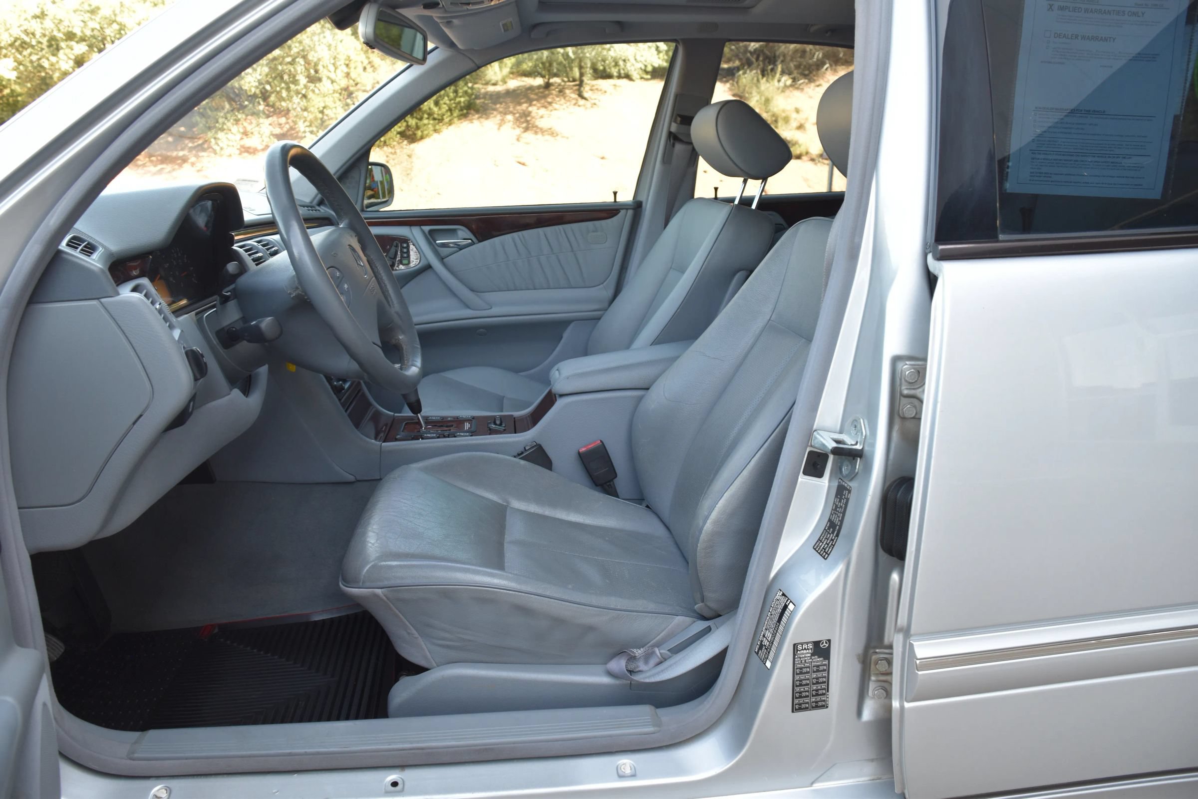 Used 2000 Mercedes-Benz E 320 Sedan image 16