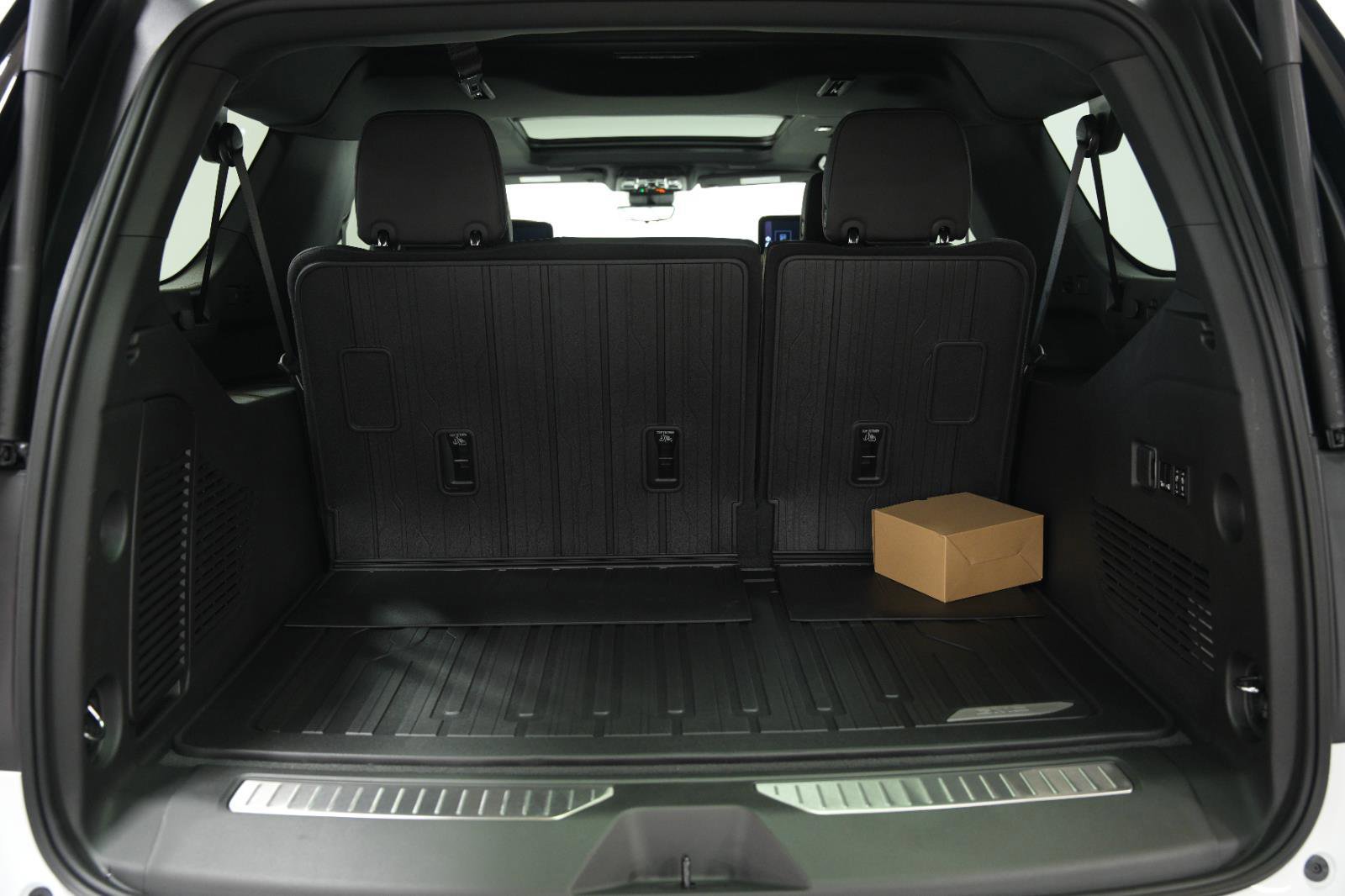 New 2026 GMC Yukon XL AT4 w/ AT4 Premium Plus Package AWD/4WD image 15