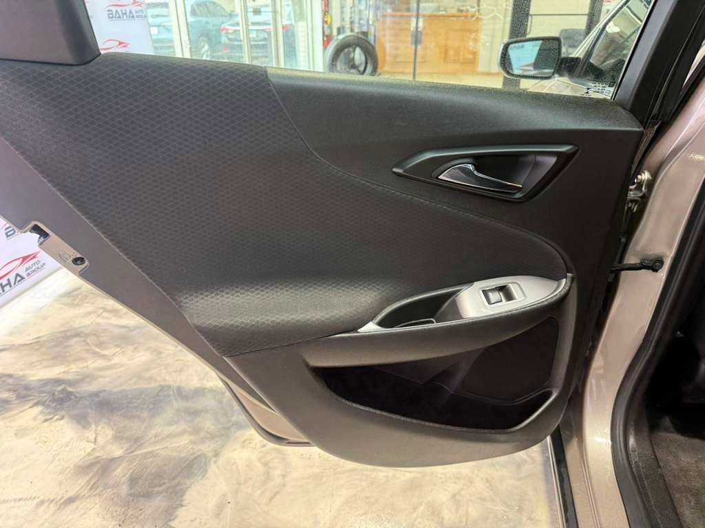 Used 2025 Chevrolet Malibu LT FWD image 36
