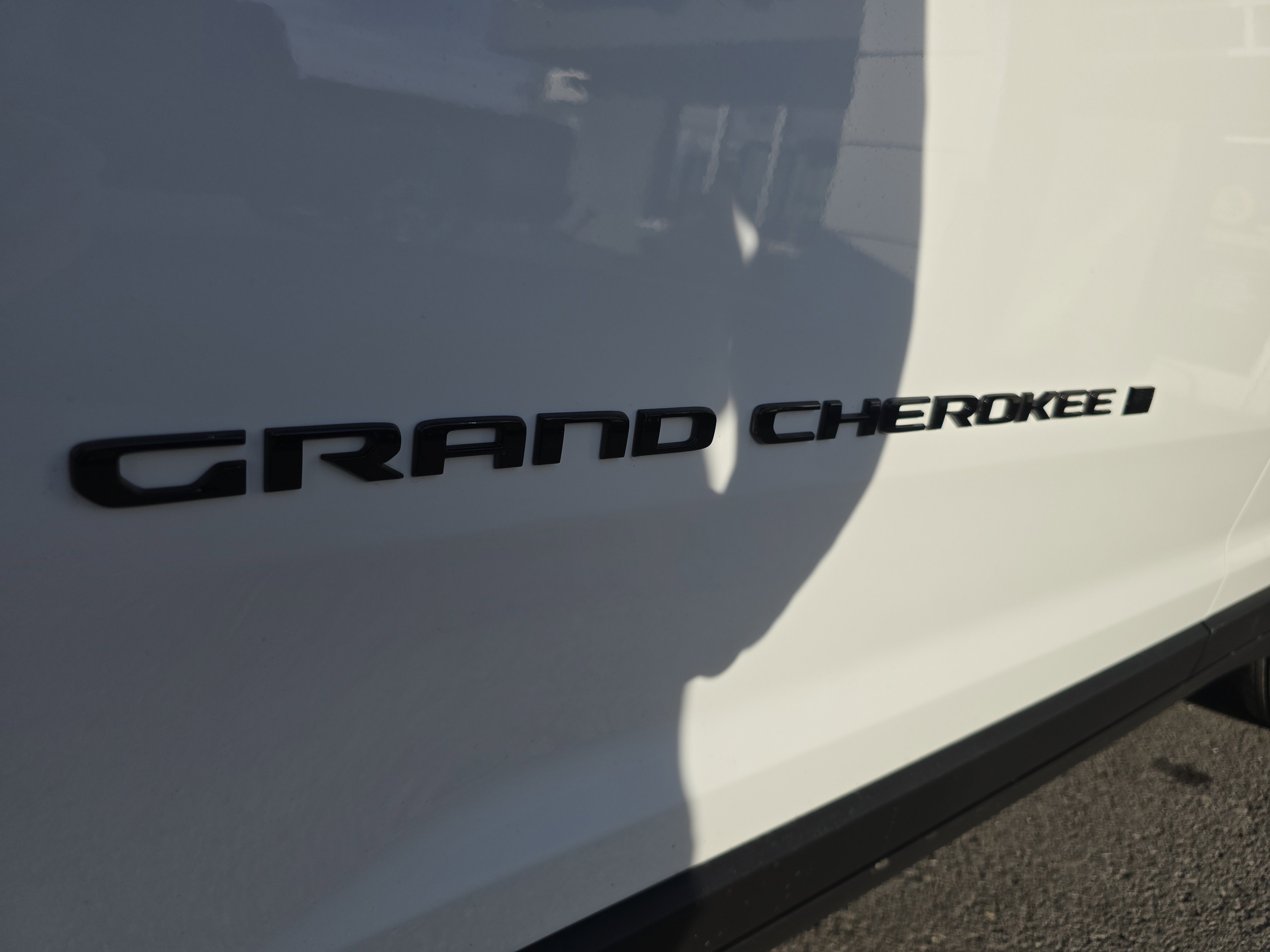 New 2025 Jeep Grand Cherokee Altitude image 12