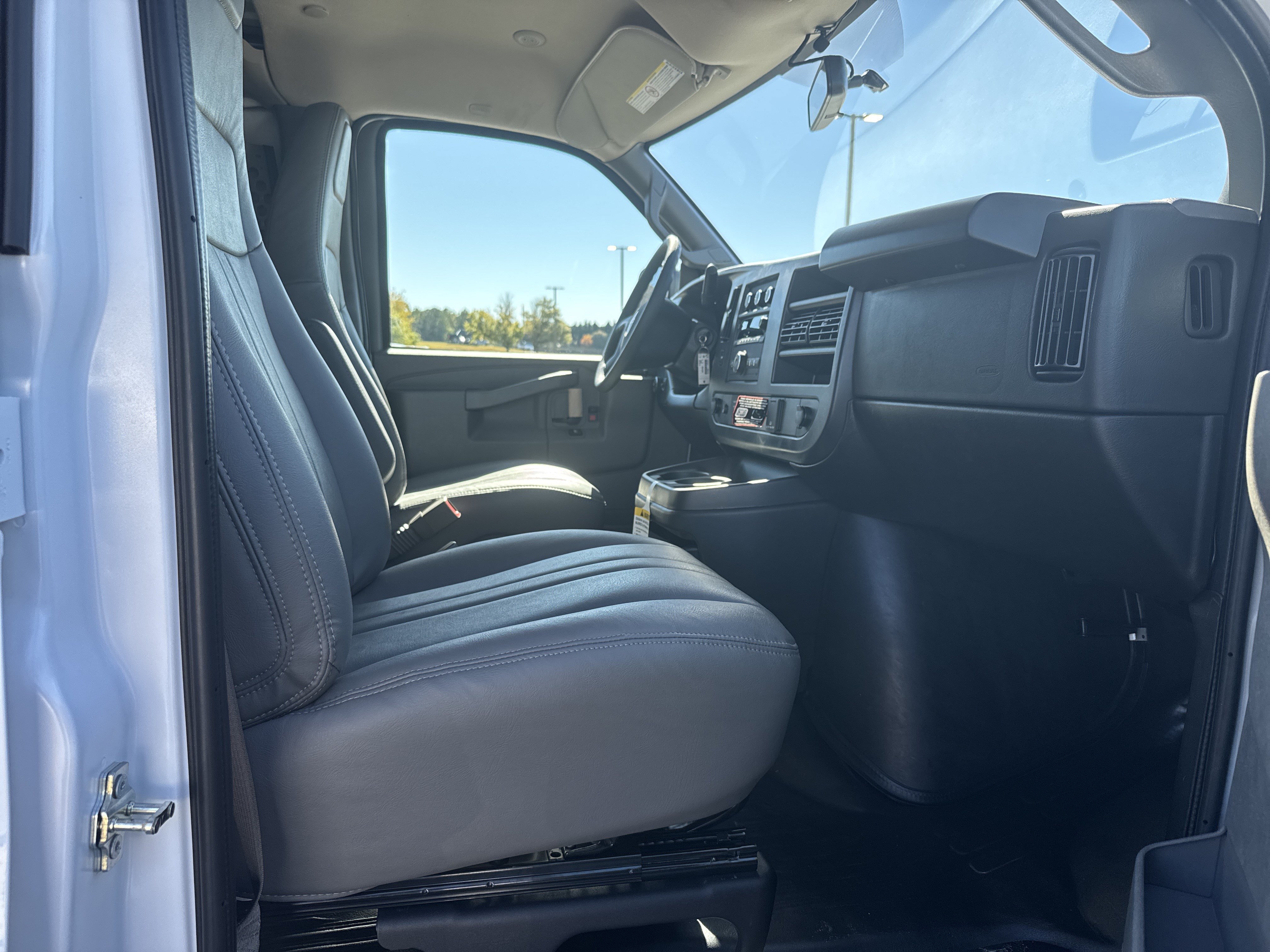 New 2025 GMC Savana 2500 w/ Driver Convenience Package RWD image 29