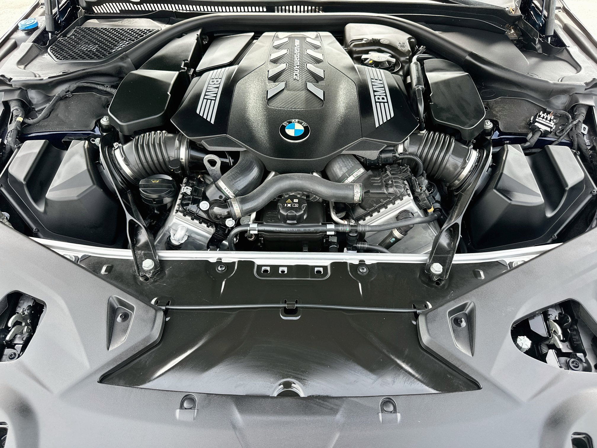 Used 2024 BMW M850i xDrive Convertible AWD/4WD image 32