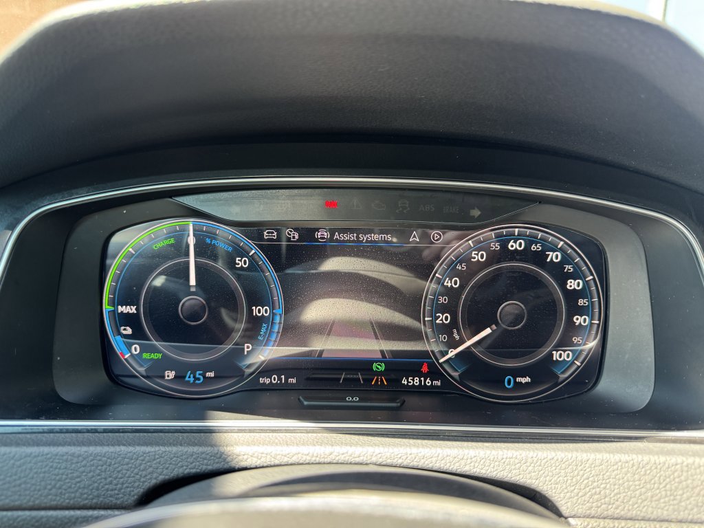 Used 2019 Volkswagen e-Golf SEL Premium image 19